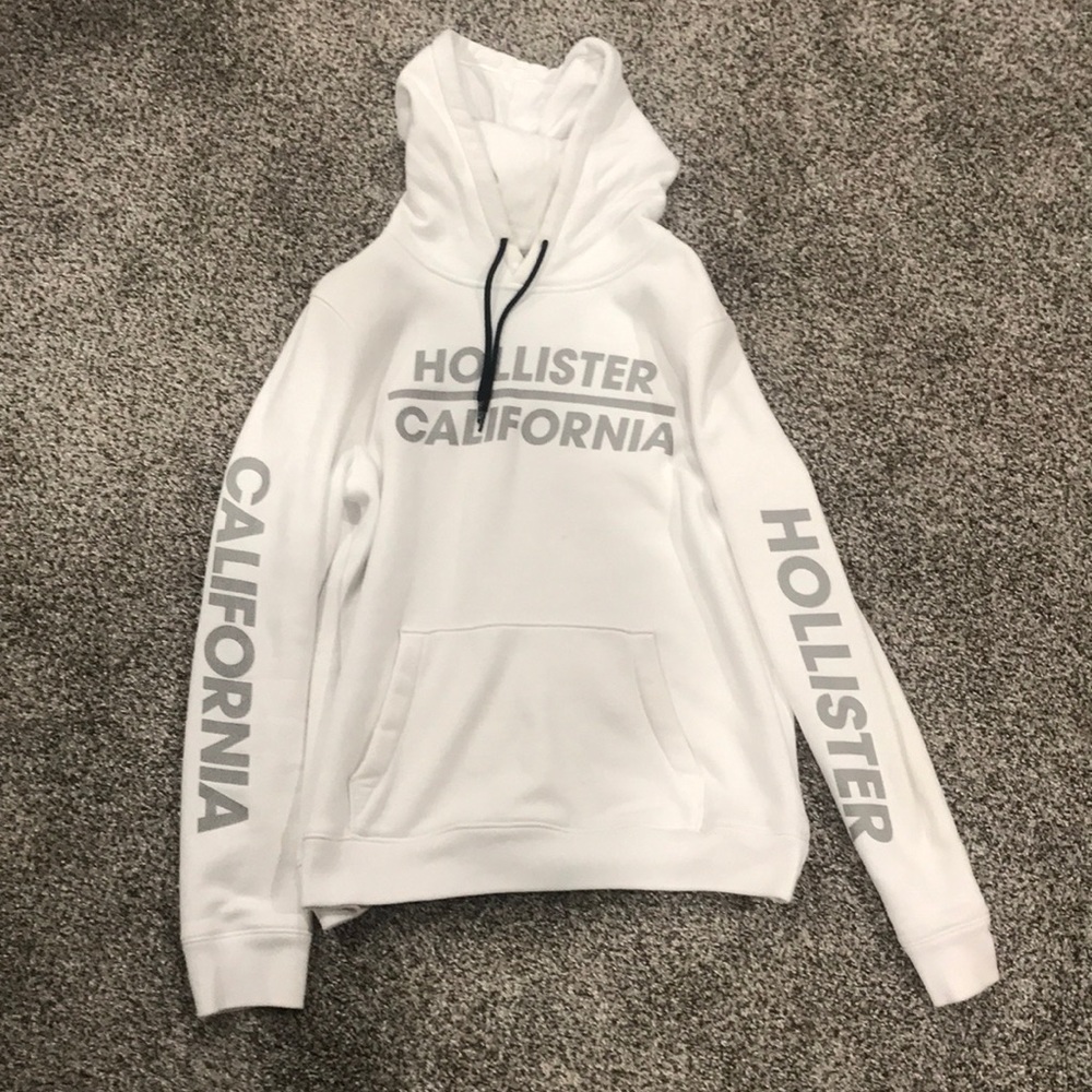 White Hollister sweatshirt